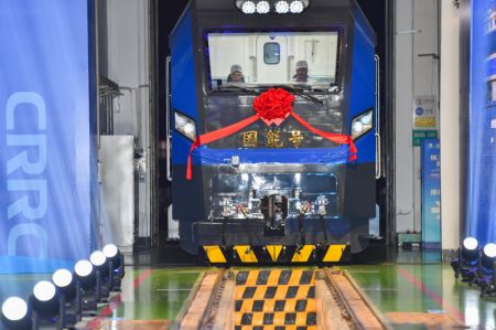 (miniature) Photo d'une locomotive électrique lourde intelligente sortant de la chaîne de production à Zhuzhou